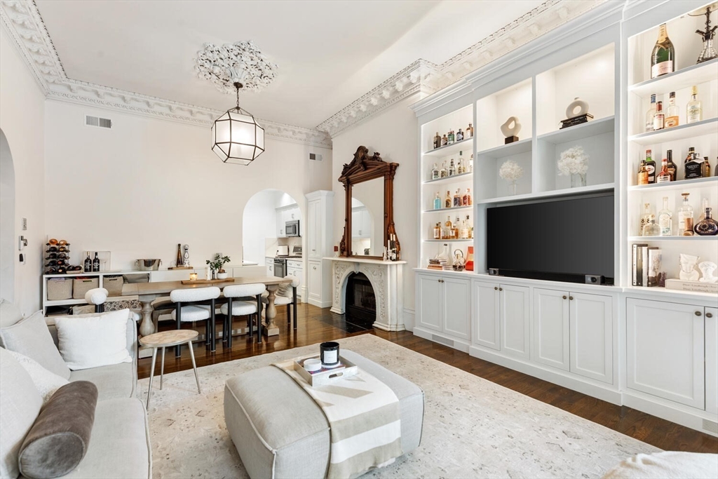 565 Massachusetts Ave, South End