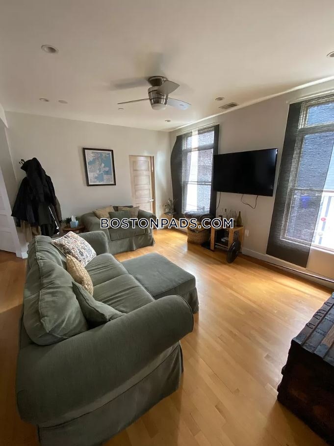 4 bed, 2 bath apartment for rent at 44 Saint Margaret Unit 3, Dorchester — photo 8 of 9