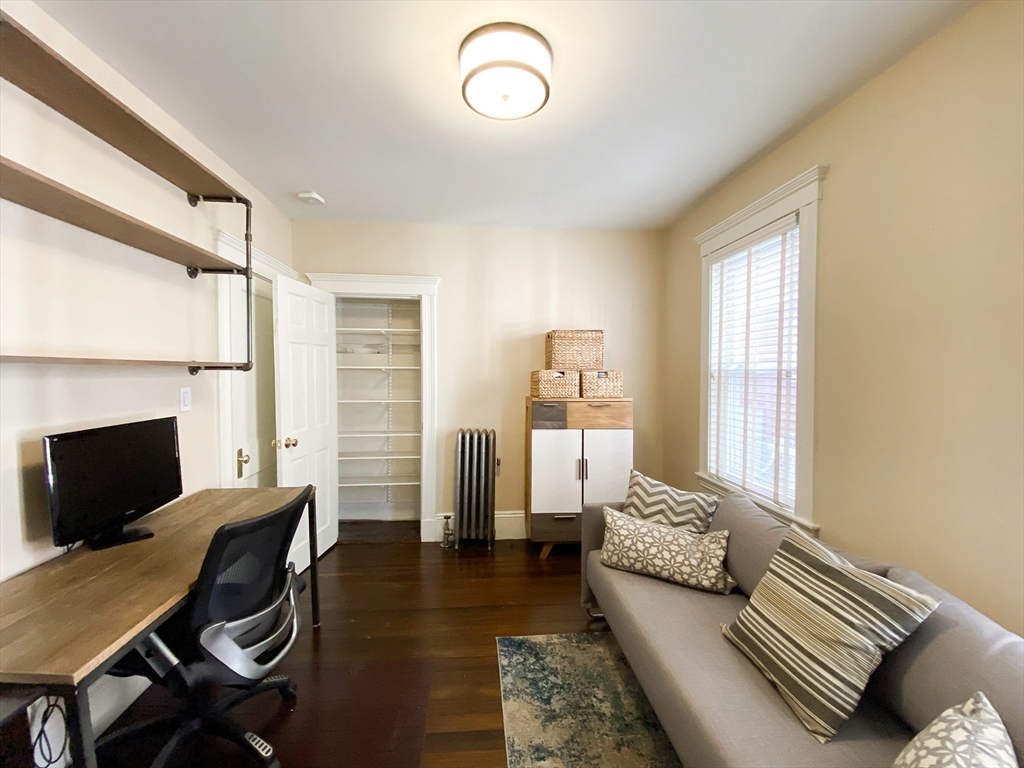 4 Banks St, Davis Square