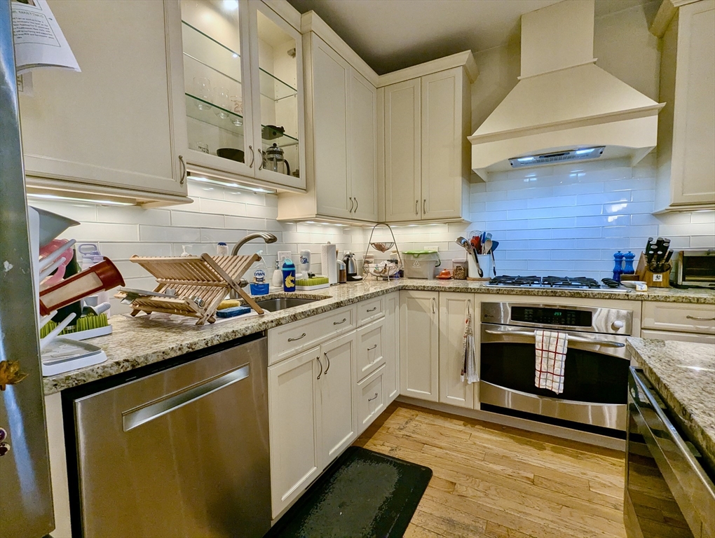 925 East Broadway, South Boston