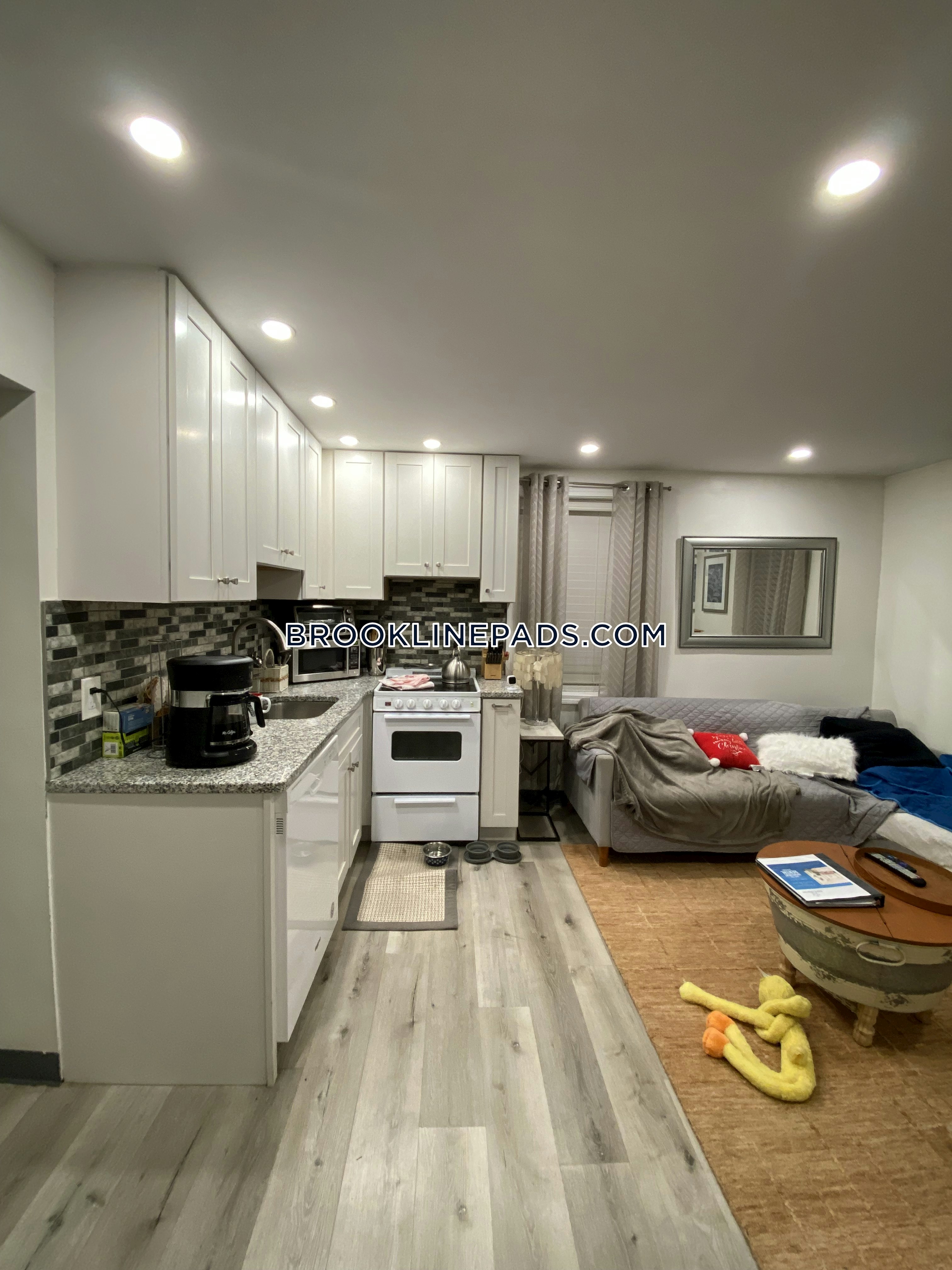1 bed, 1 bath apartment for rent at 49 Boylston St Unit B, Boylston Street