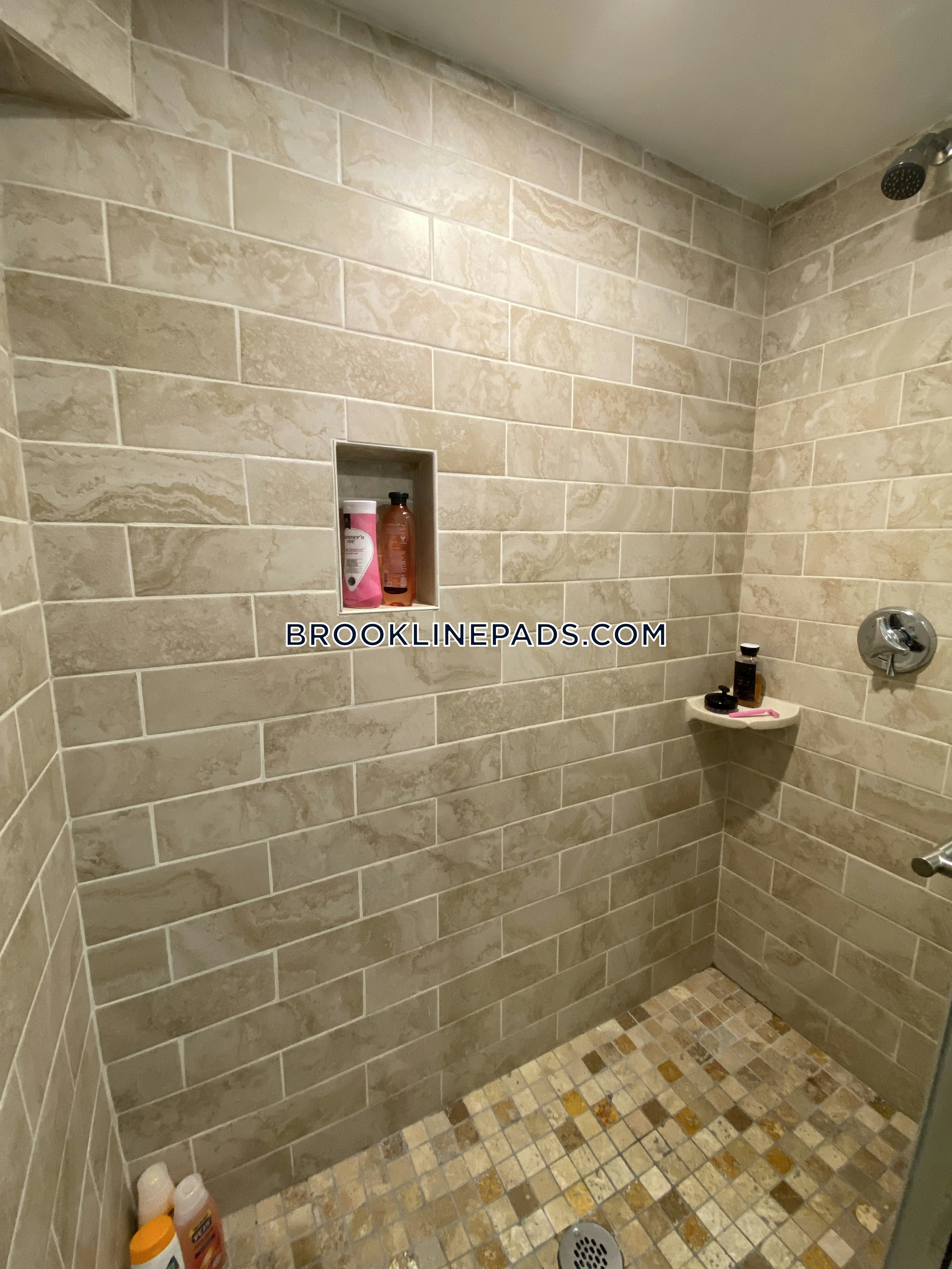 1 bed, 1 bath apartment for rent at 49 Boylston St Unit B, Boylston Street — photo 7 of 7