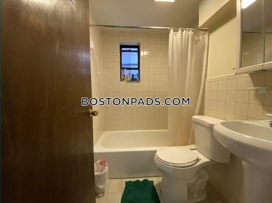 2 bed, 1 bath apartment for rent at 2 Johnny Ct Unit 2, Chinatown — photo 6 of 6