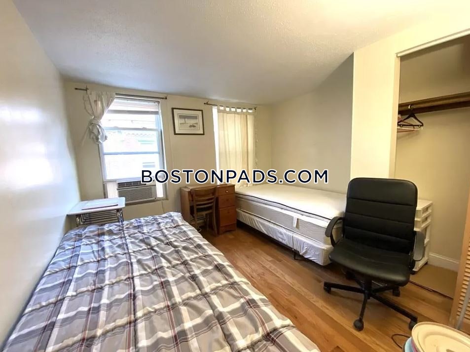 2 bed, 1 bath apartment for rent at 2 Johnny Ct Unit 2, Chinatown — photo 5 of 6