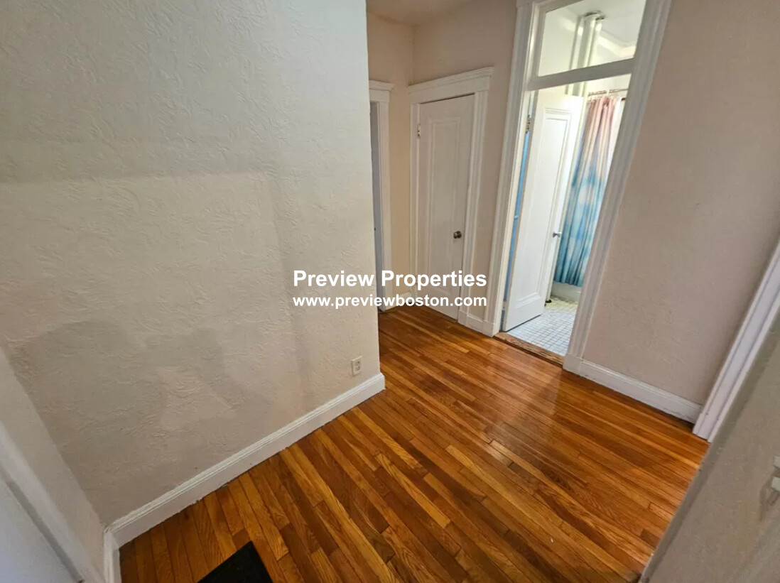 1945 Commonwealth Ave, Brighton