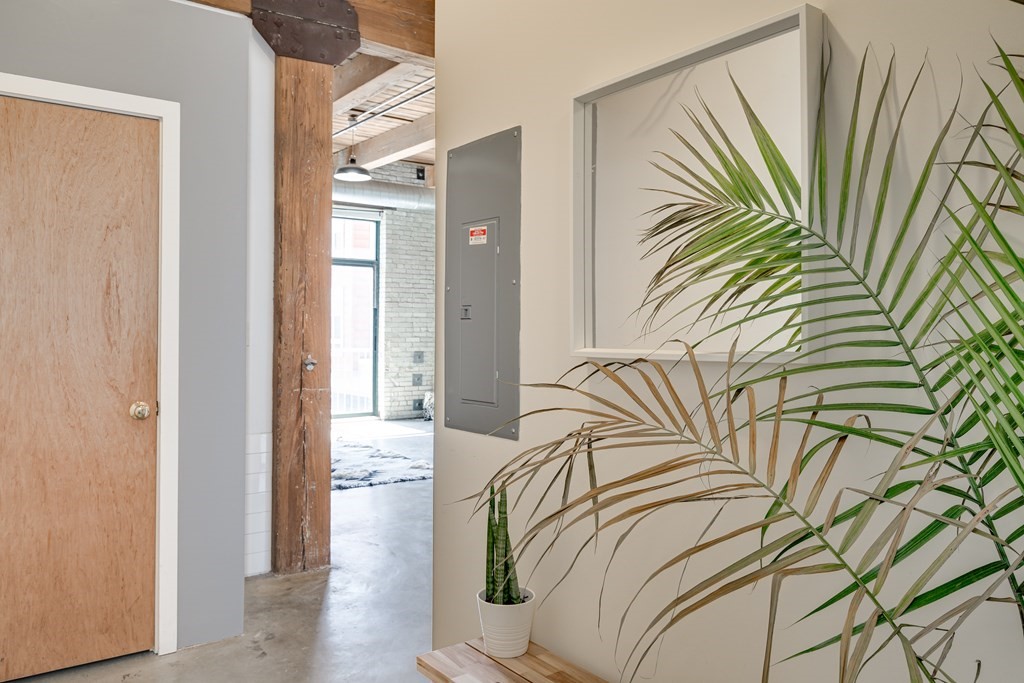 43 Charlton, Everett