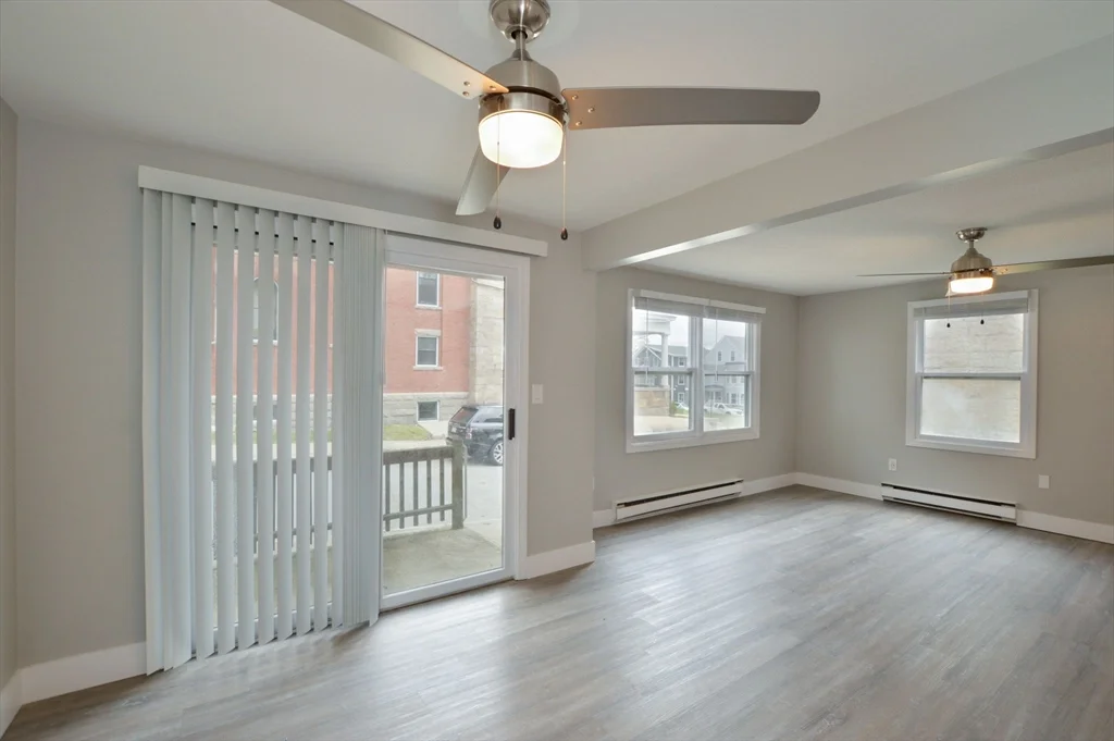 1049 Pleasant St, New Bedford