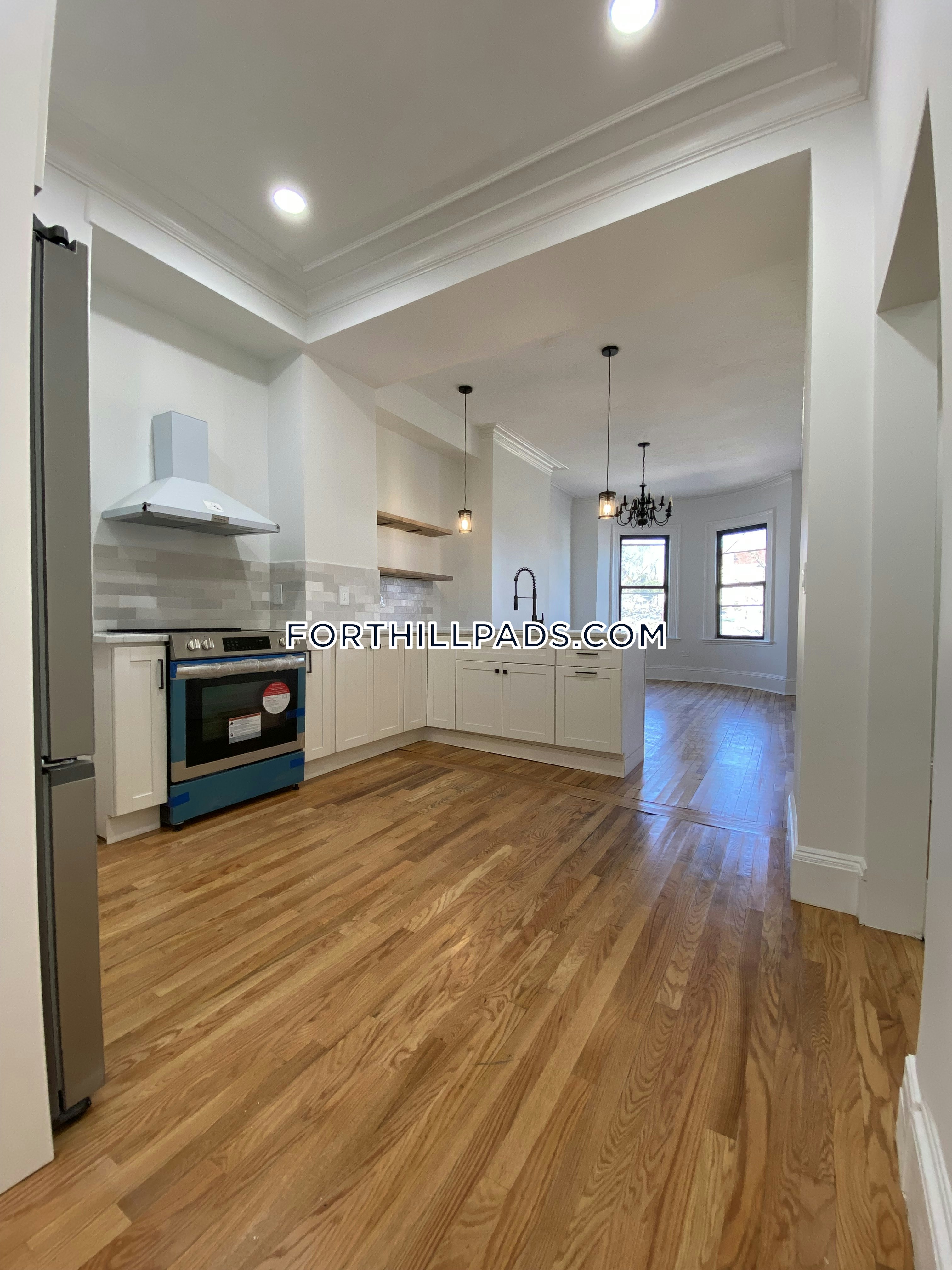 3 bed, 3 bath apartment for rent at 22 Cedar St Unit 2, Roxbury — photo 39 of 40