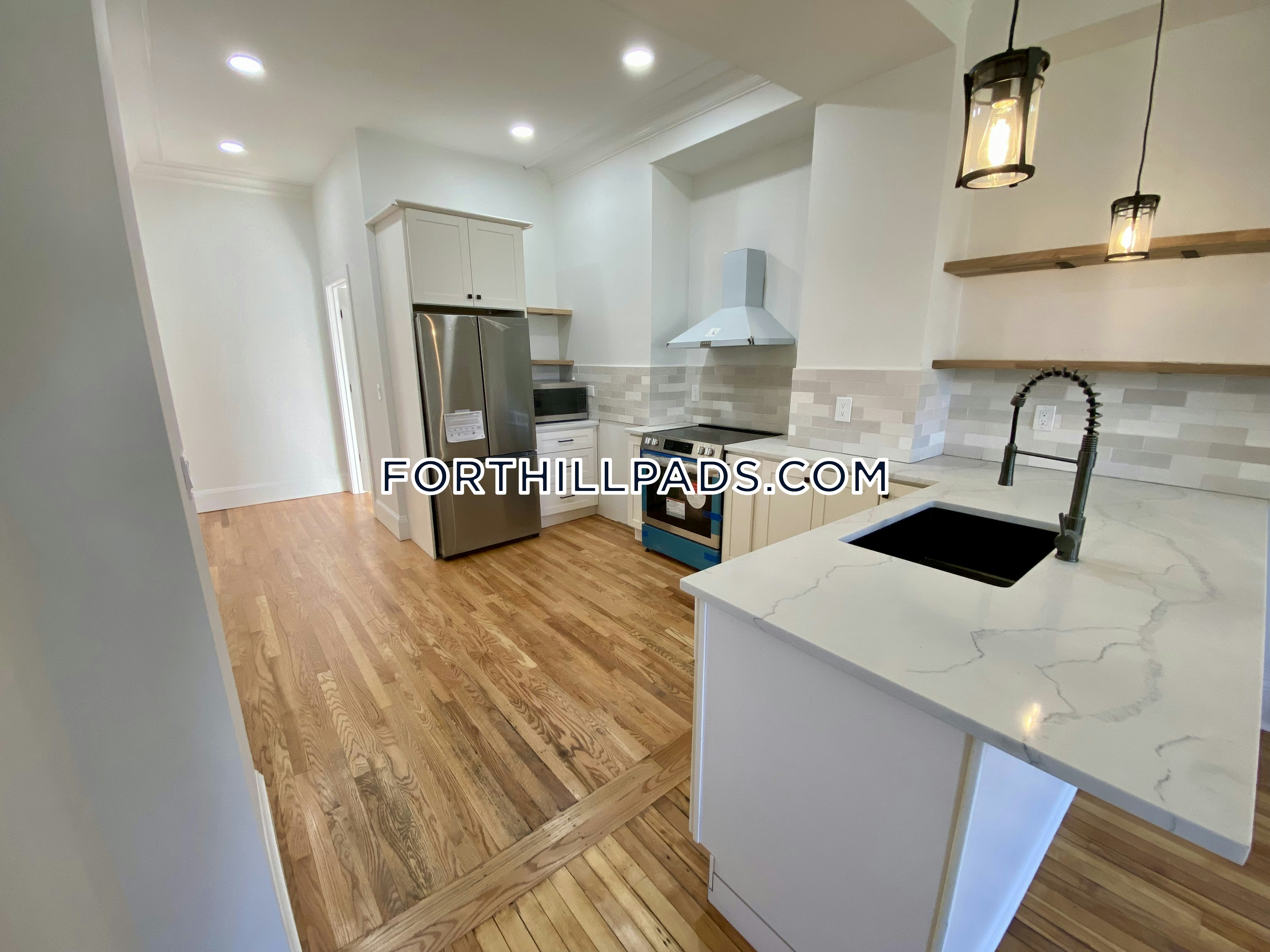 3 bed, 3 bath apartment for rent at 22 Cedar St Unit 2, Roxbury — photo 2 of 40