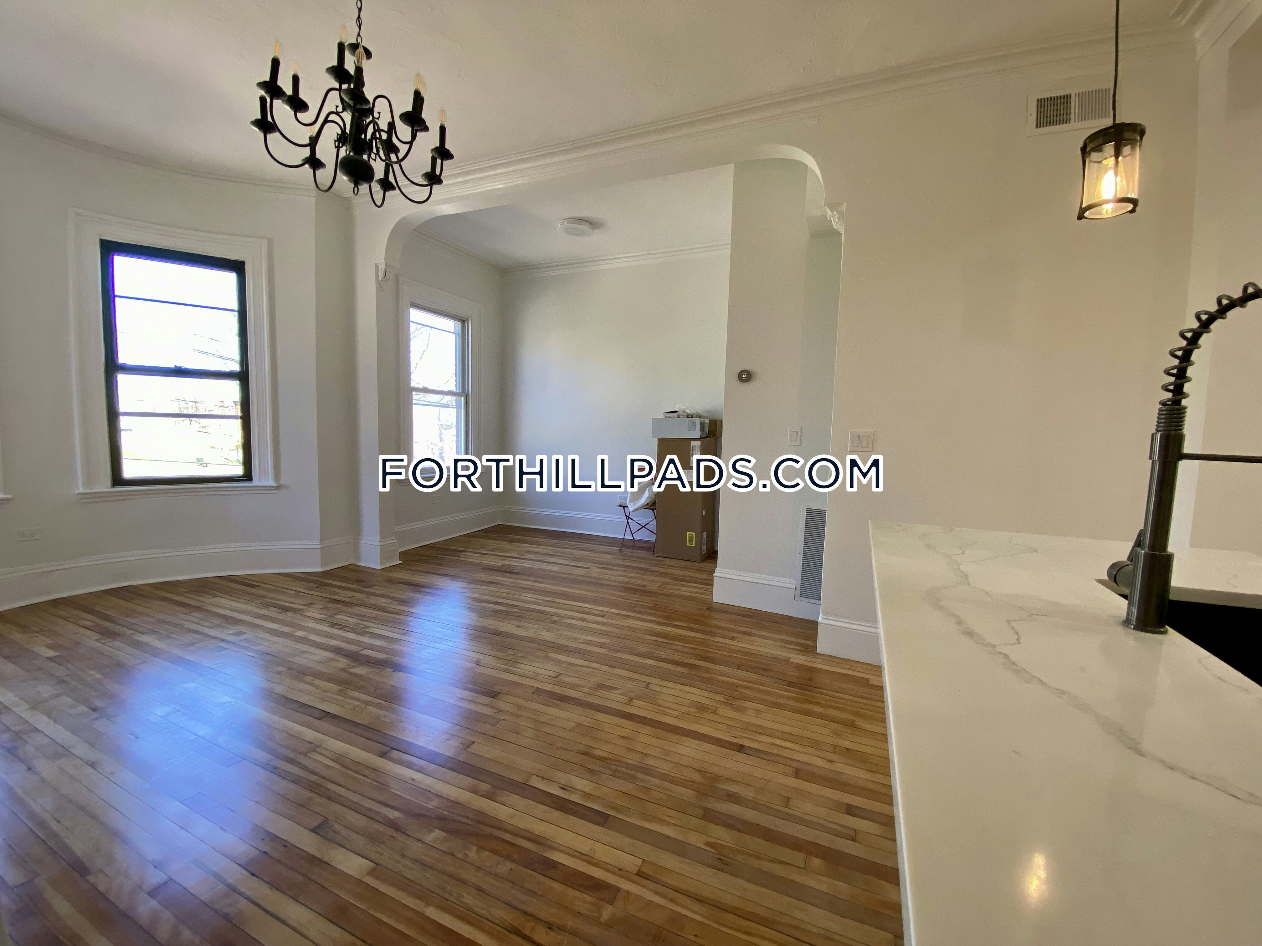 3 bed, 3 bath apartment for rent at 22 Cedar St Unit 2, Roxbury — photo 6 of 40
