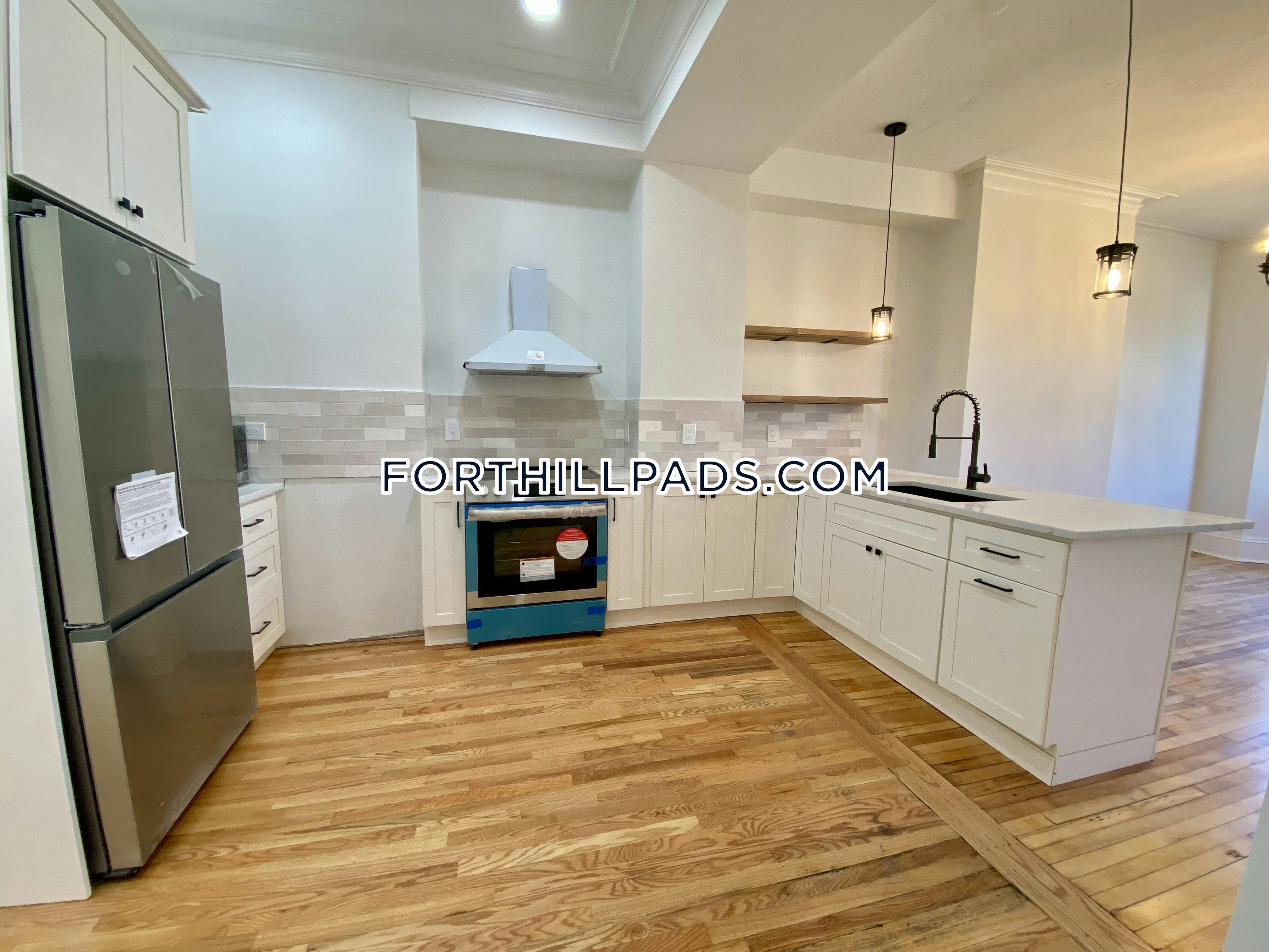 3 bed, 3 bath apartment for rent at 22 Cedar St Unit 2, Roxbury — photo 9 of 40