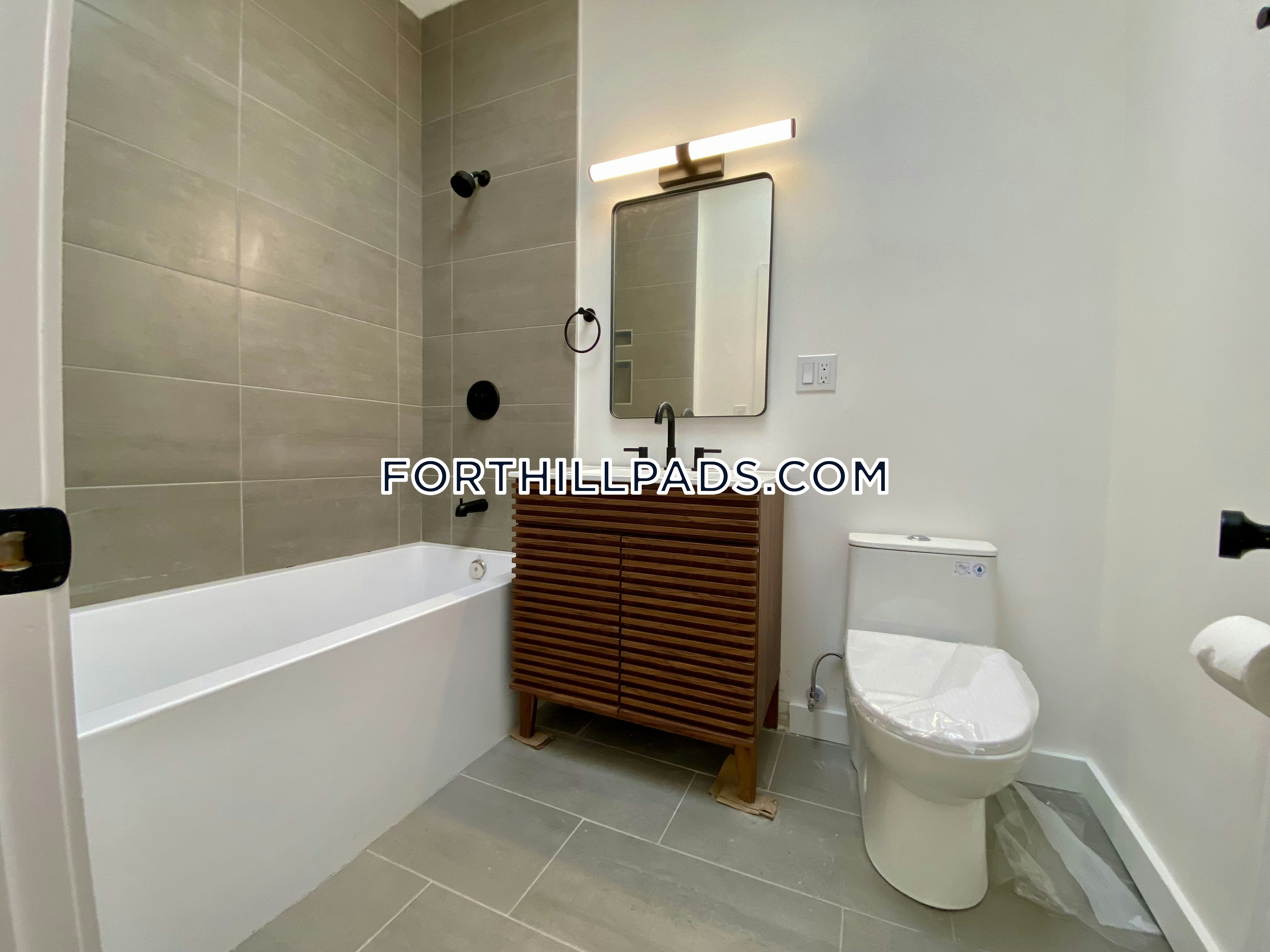 3 bed, 3 bath apartment for rent at 22 Cedar St Unit 2, Roxbury — photo 14 of 40