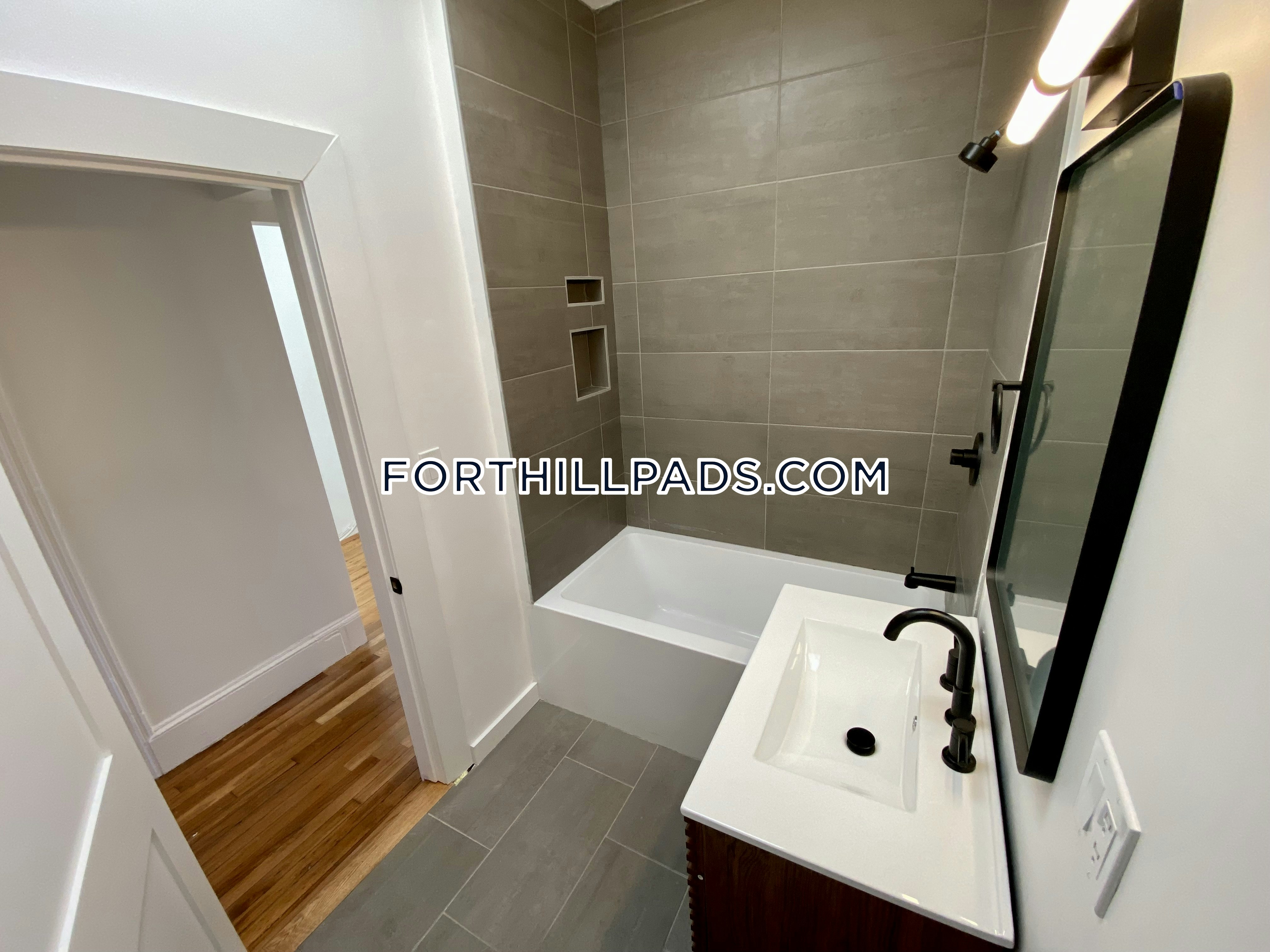 3 bed, 3 bath apartment for rent at 22 Cedar St Unit 2, Roxbury — photo 15 of 40