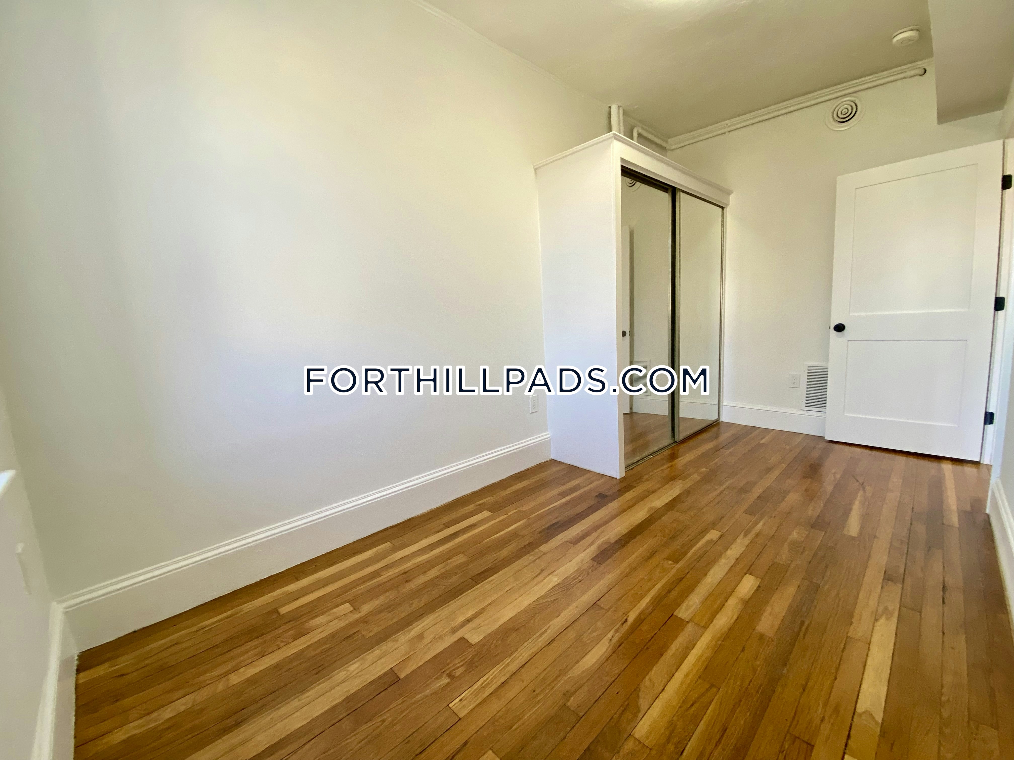 3 bed, 3 bath apartment for rent at 22 Cedar St Unit 2, Roxbury — photo 16 of 40