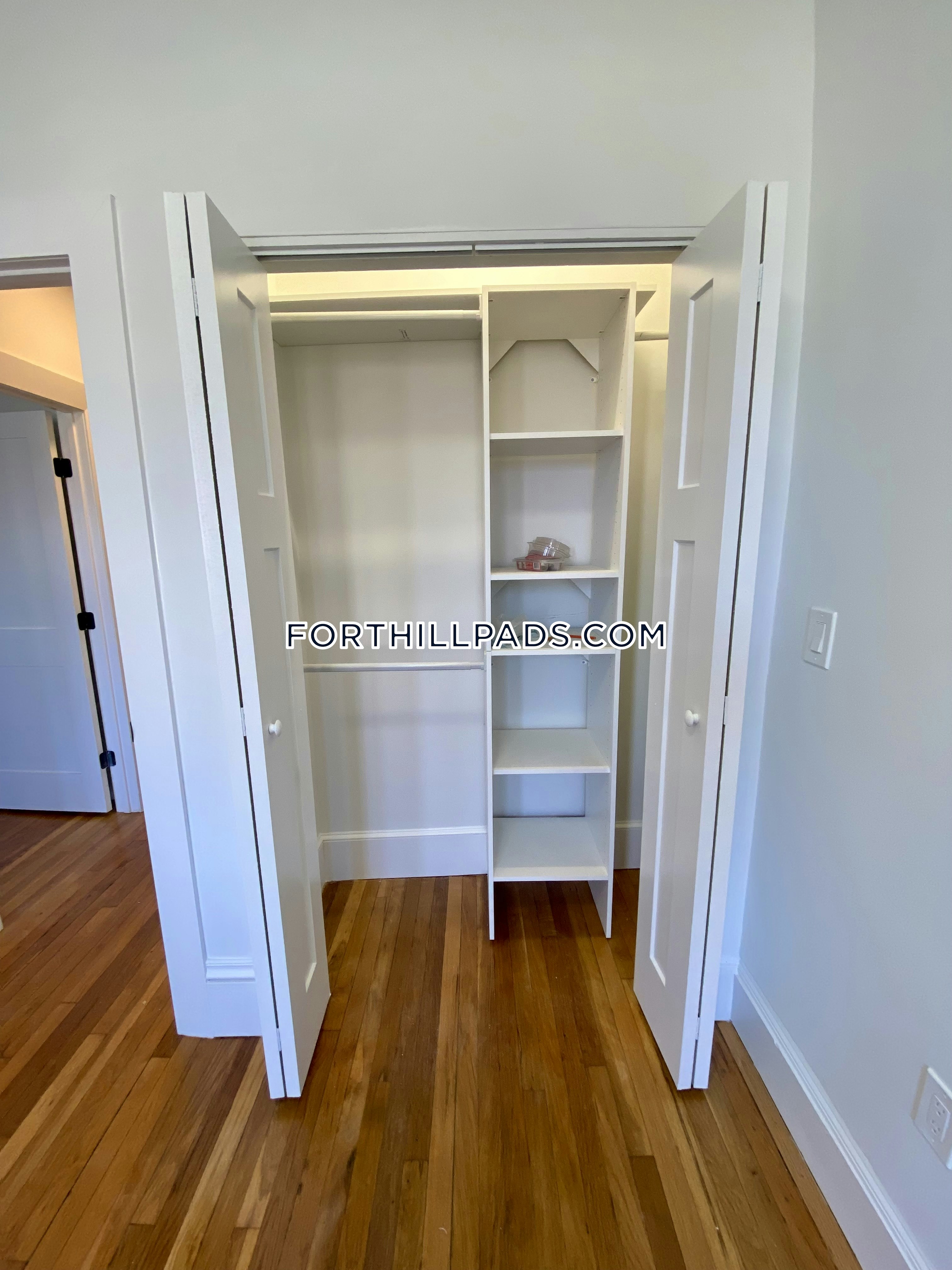 3 bed, 3 bath apartment for rent at 22 Cedar St Unit 2, Roxbury — photo 19 of 40