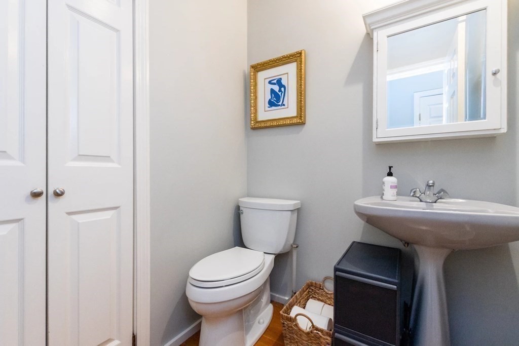 12 Hereford St, Back Bay