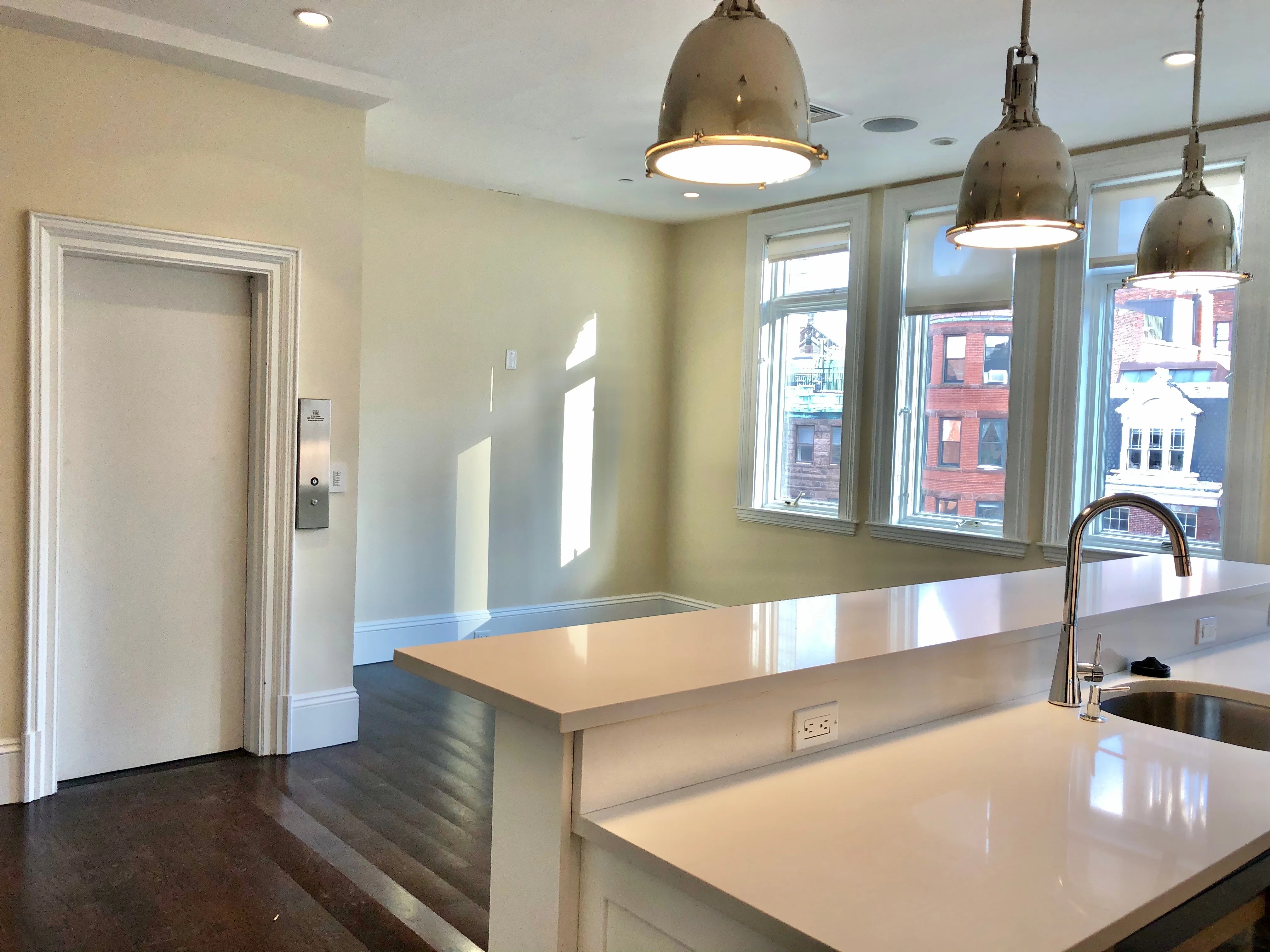 165 Newbury St, Back Bay