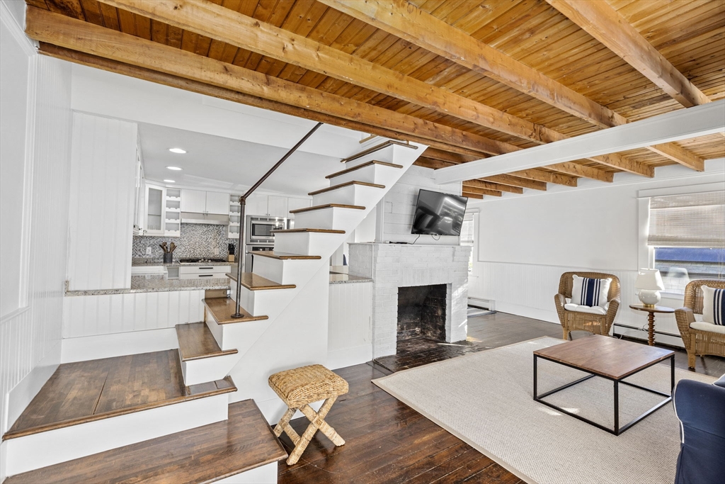 1 Winslow Ave, Scituate