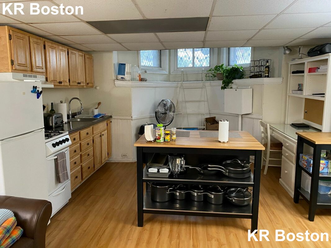 Studio bed, 1 bath apartment for rent at 172 Marlborough St Unit BF., Back Bay