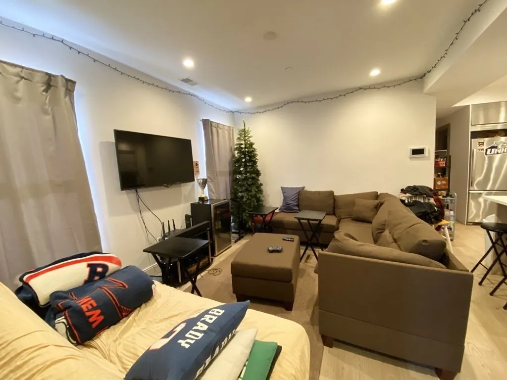 118 Buttonwood, Boston