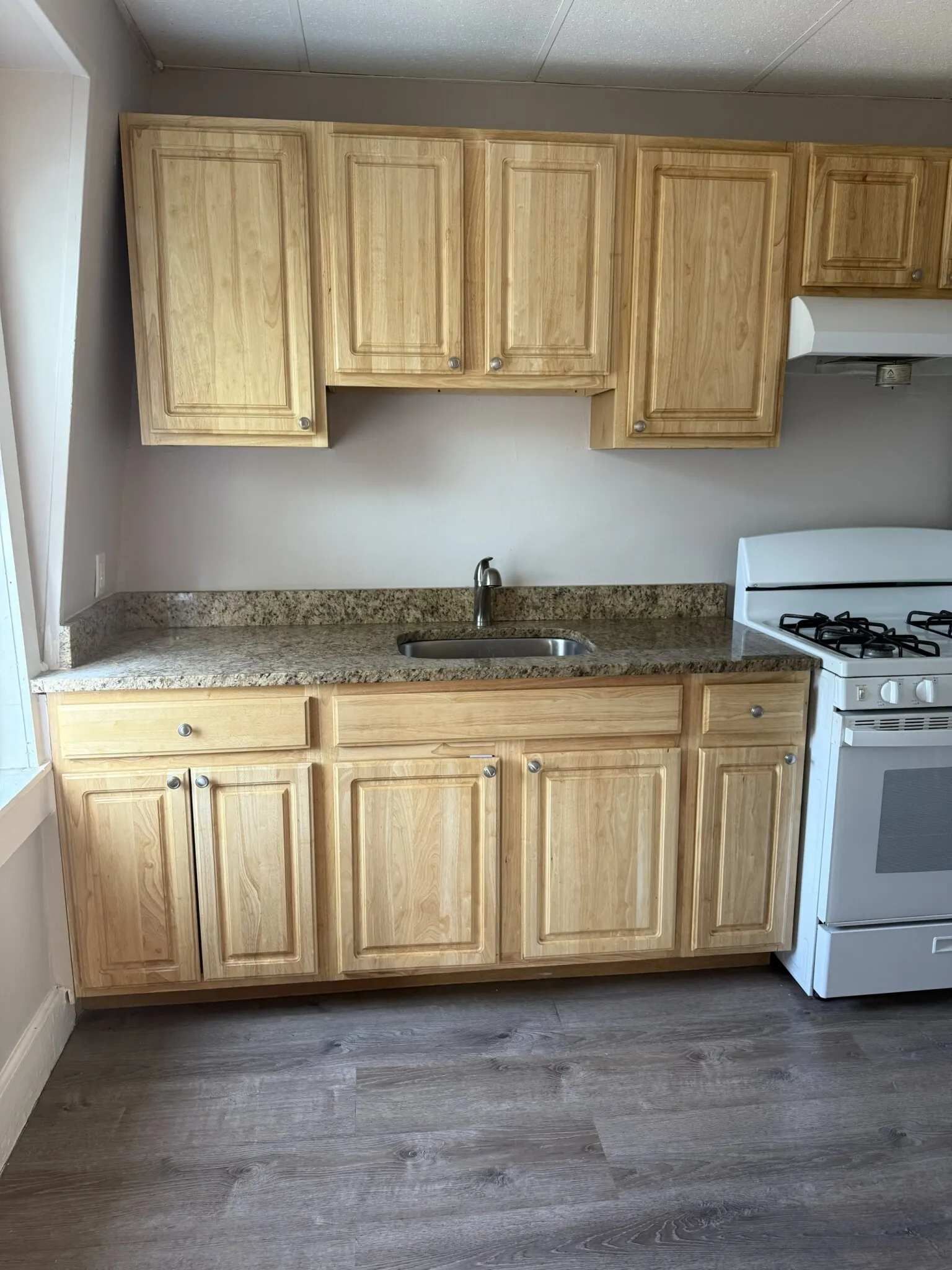 52 Blue Hill Ave, Roxbury