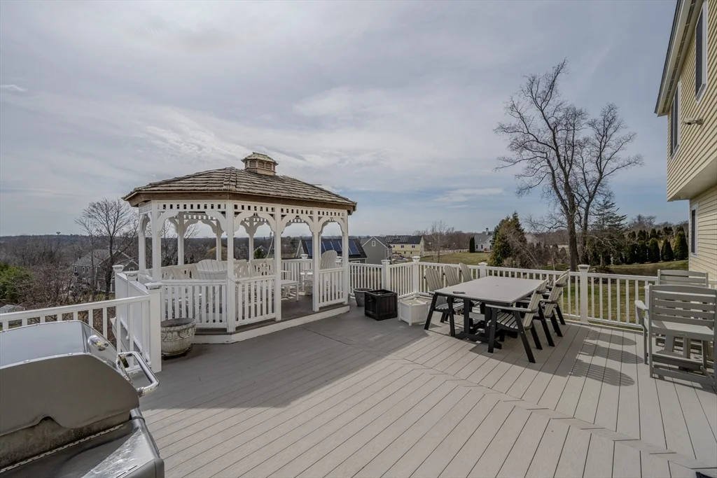 9 Kettle Way, Dracut