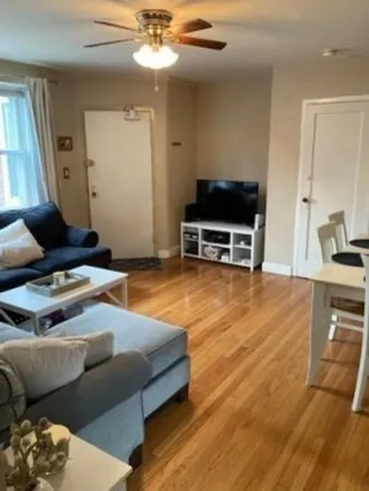 125 Farragut Rd, South Boston