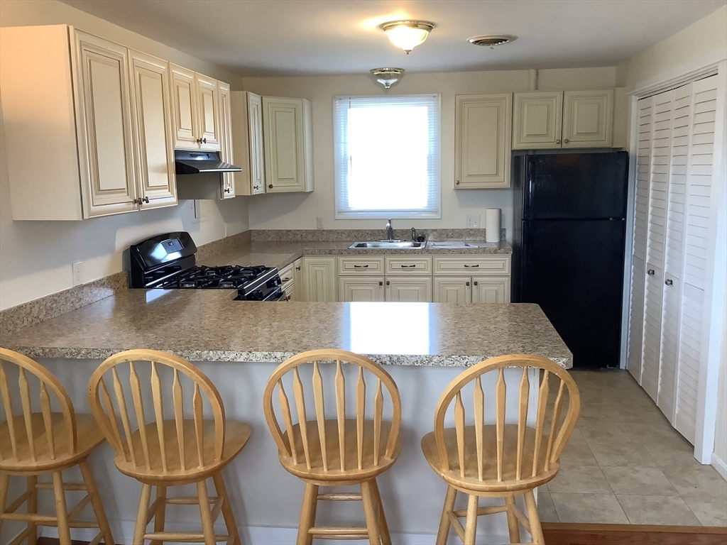 5 Lakemans Ln, Ipswich