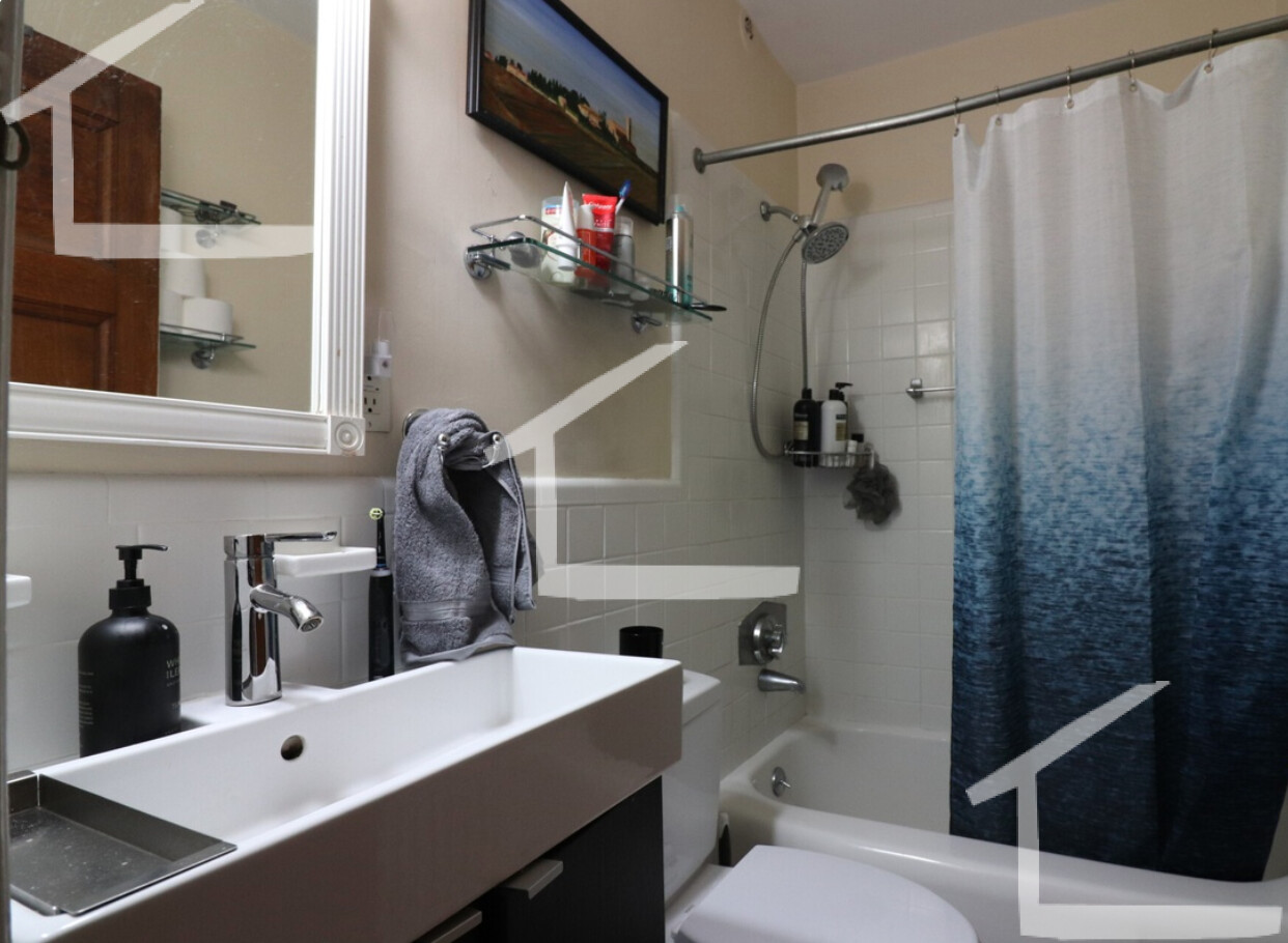 1748 Beacon St, Brookline