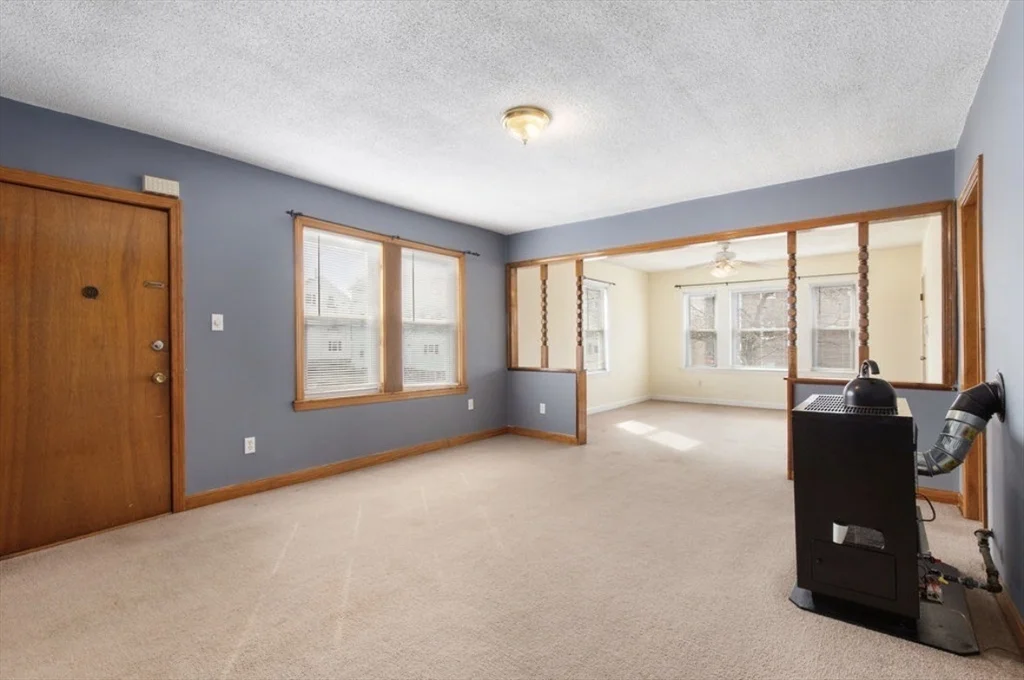 344 Snell St, Fall River