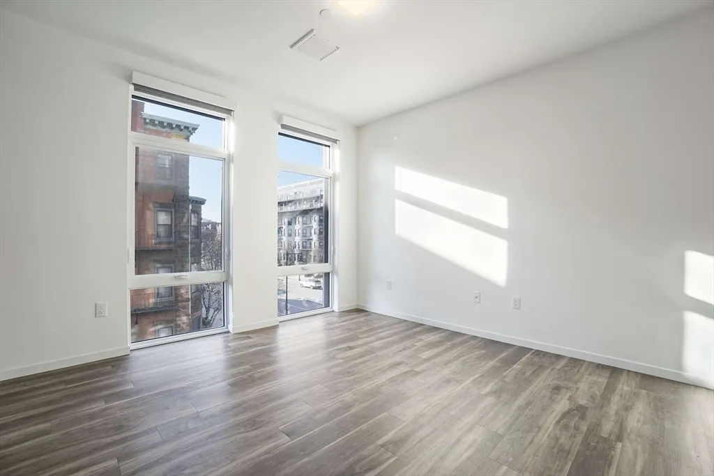 839 Beacon St, Fenway