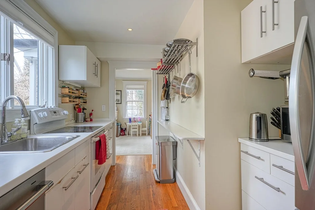 60 Kilburn Rd, Belmont