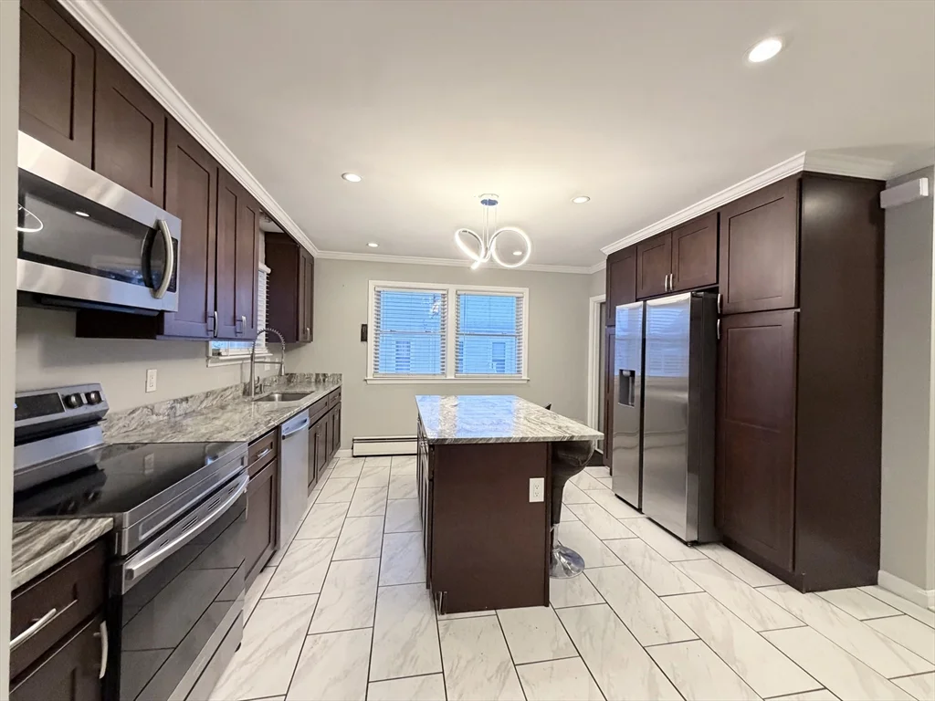 43 Frankton Ave, Brockton