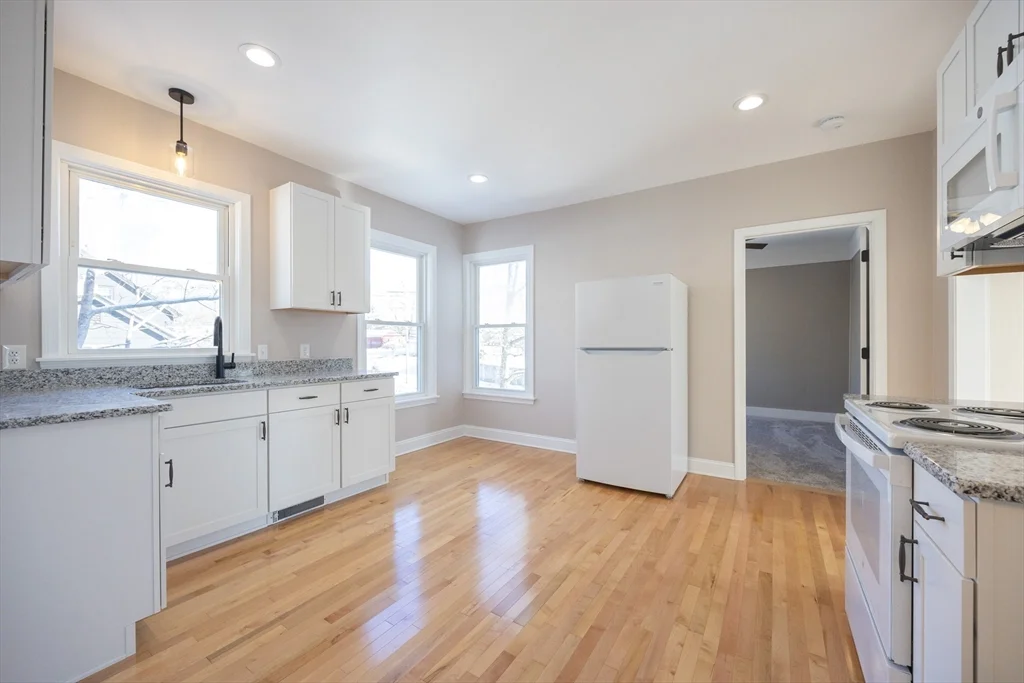 584 Mount Hope St, North Attleboro