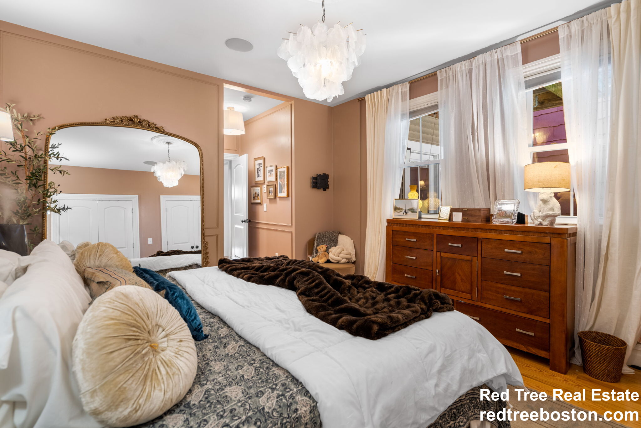 687 East 6th St, South Boston