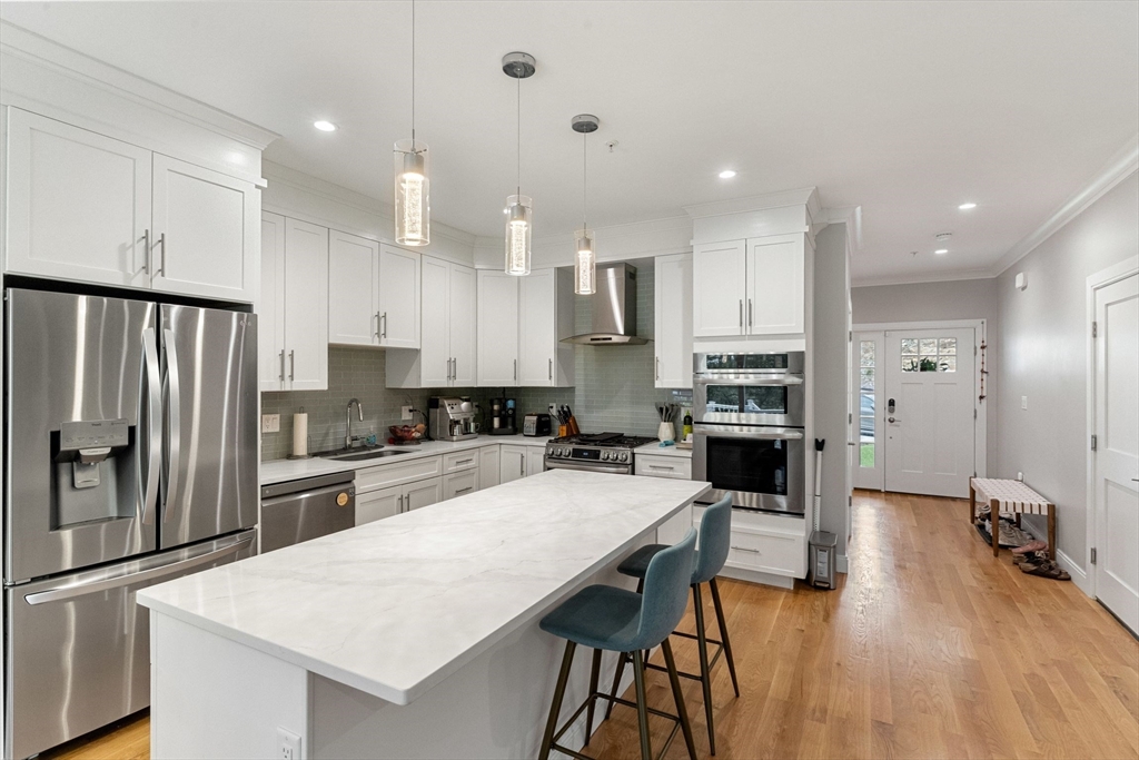 12 Blueberry Hill Ln, Melrose