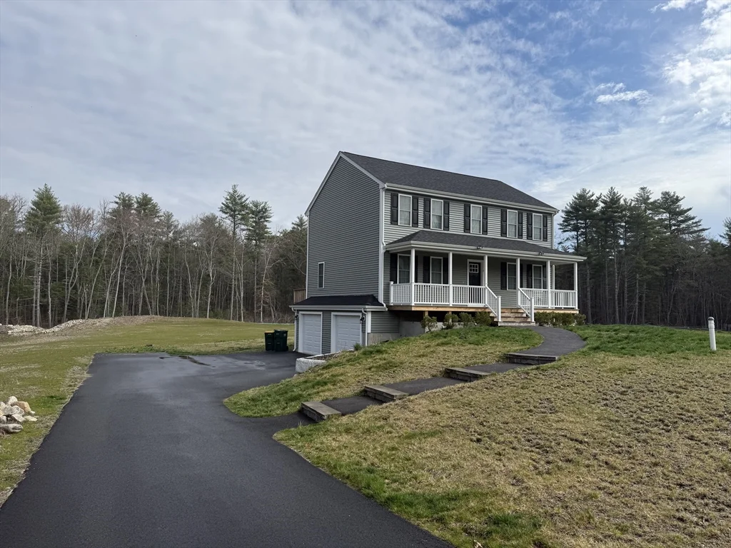 5 Pauline Way, Lakeville