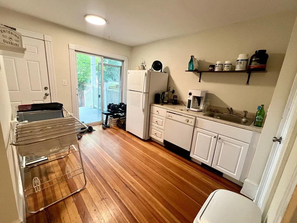 682 E 6th St, South Boston