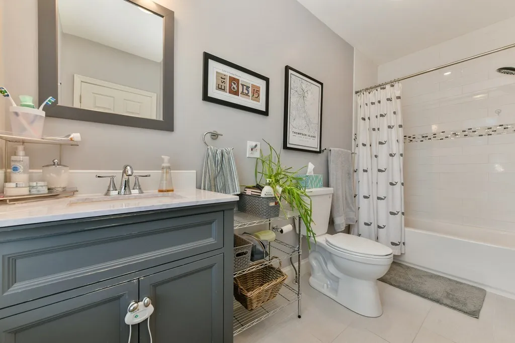 230 Saratoga St, East Boston