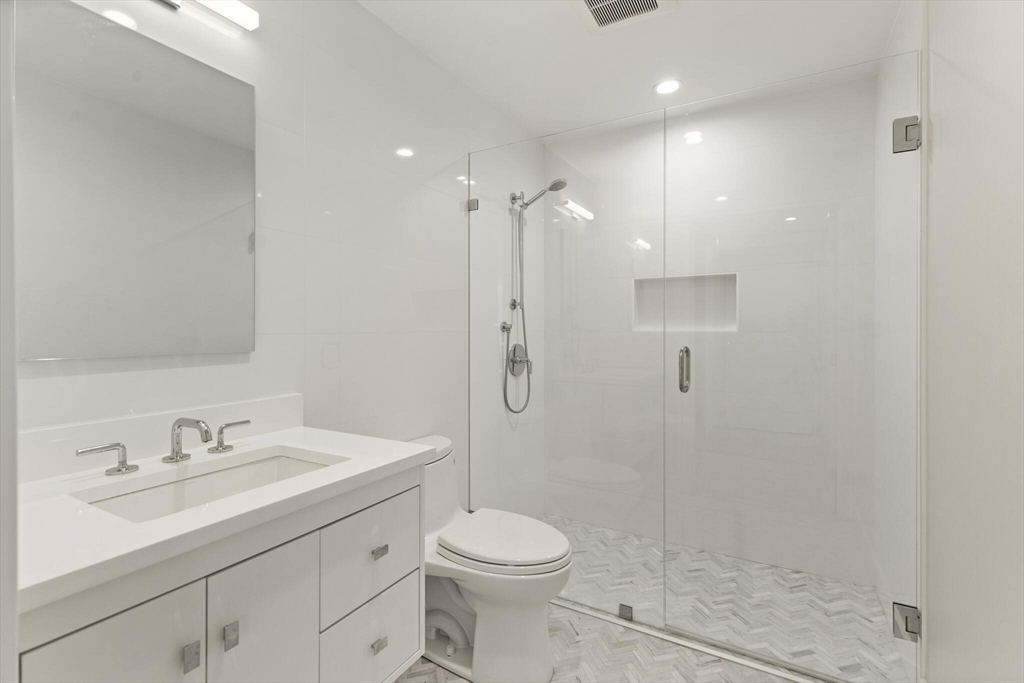 234 Causeway, North End