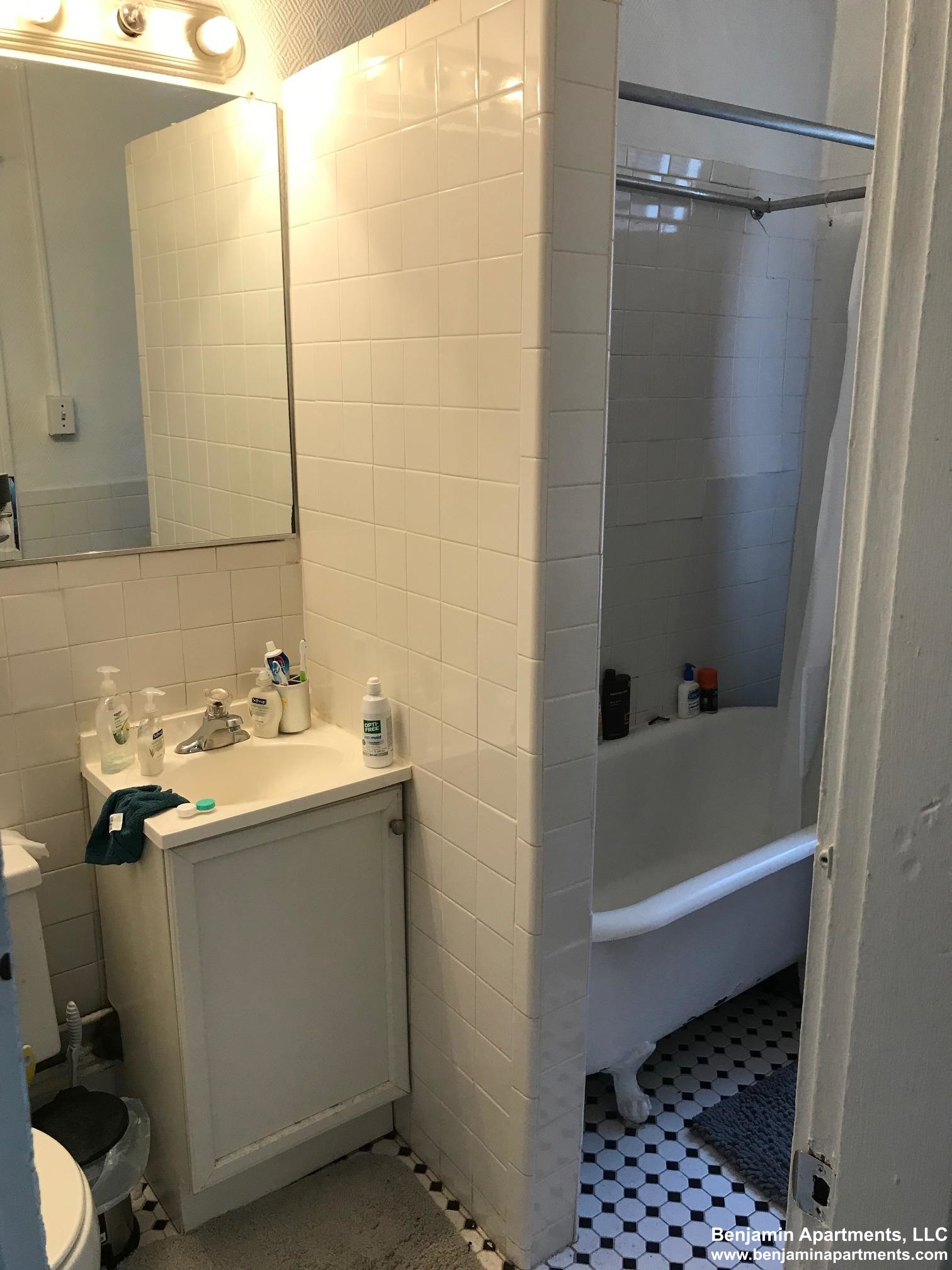Studio bed, 1 bath apartment for rent at 175 Hemenway St Unit 8O, Fenway — photo 4 of 5