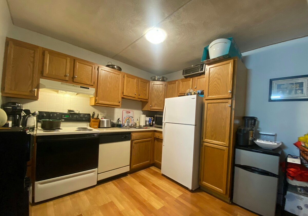 175 Adams St, Nonantum