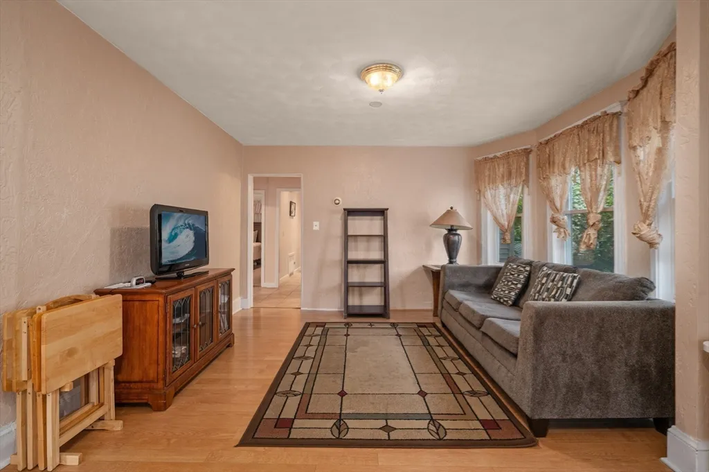 76 Windsor Rd, Tufts University