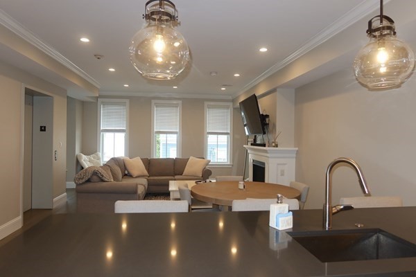 205 W 8th St, South Boston