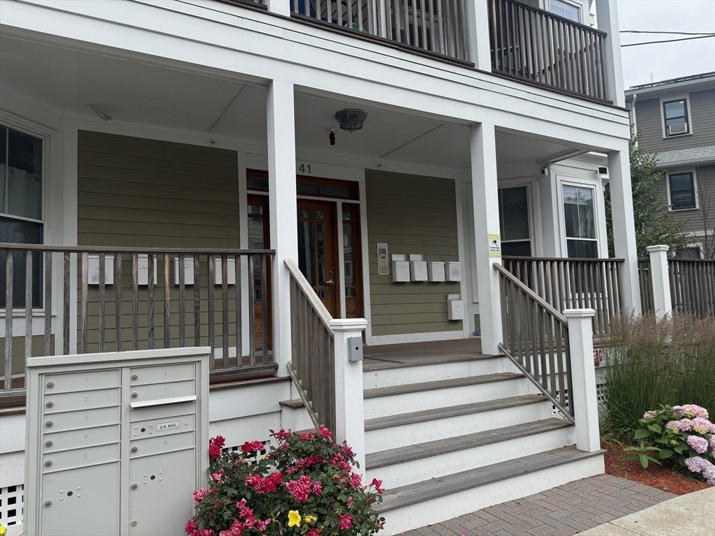 41 Woodville St, Roxbury