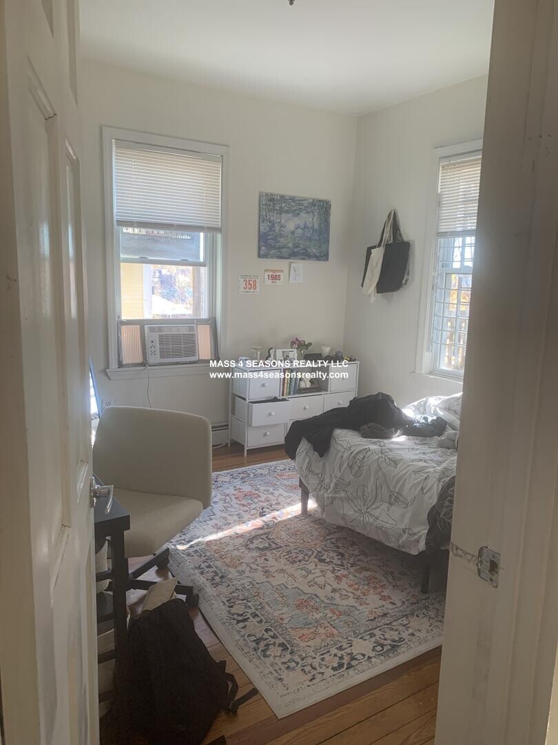 22 Fisher Ave, Mission Hill