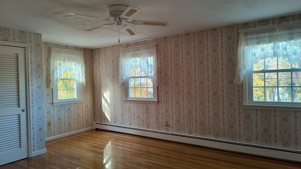 6 Streeter Rd, Paxton