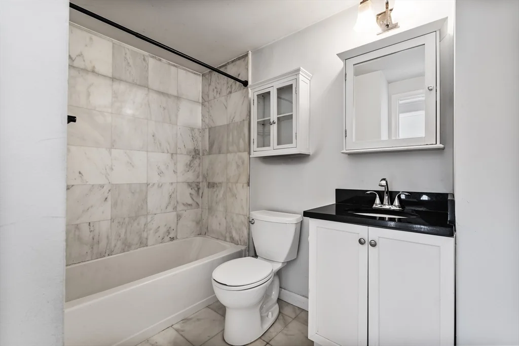 7 Burrill Pl, South Boston