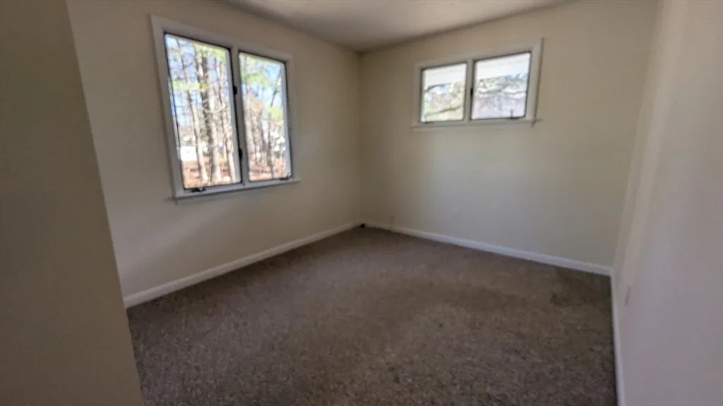 10 Sherwood Ave, Foxboro