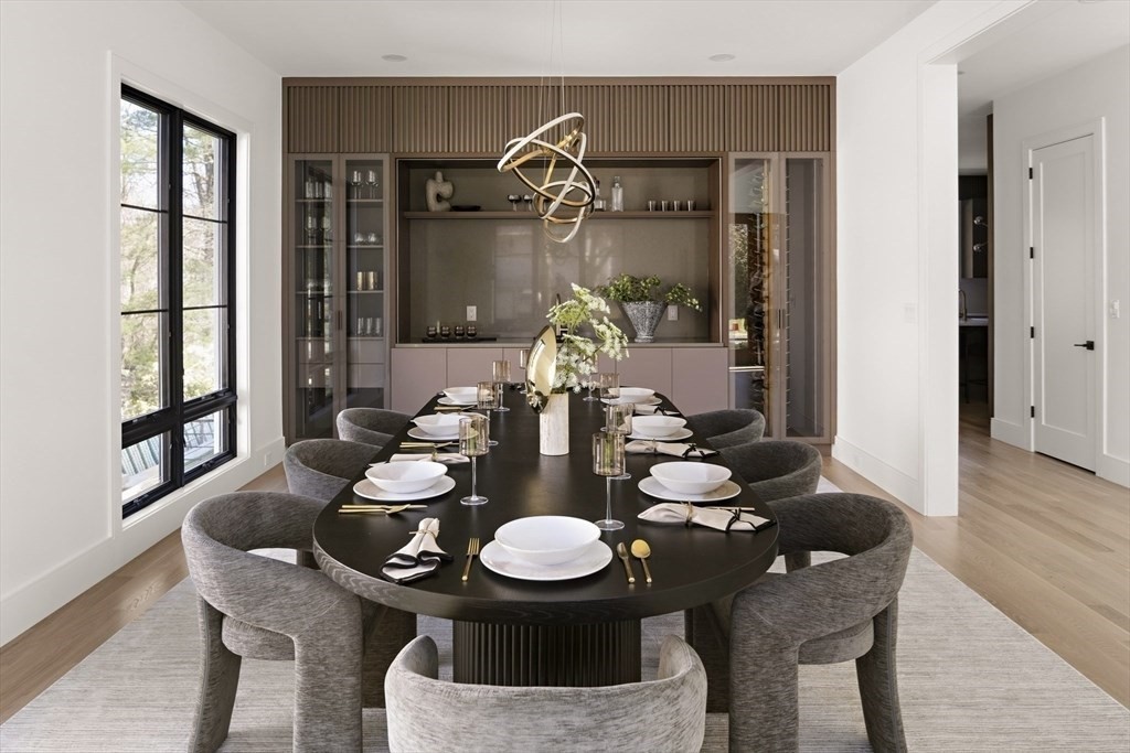 71 Harwich Rd, Chestnut Hill